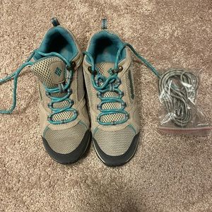 Columbia hiking shoes